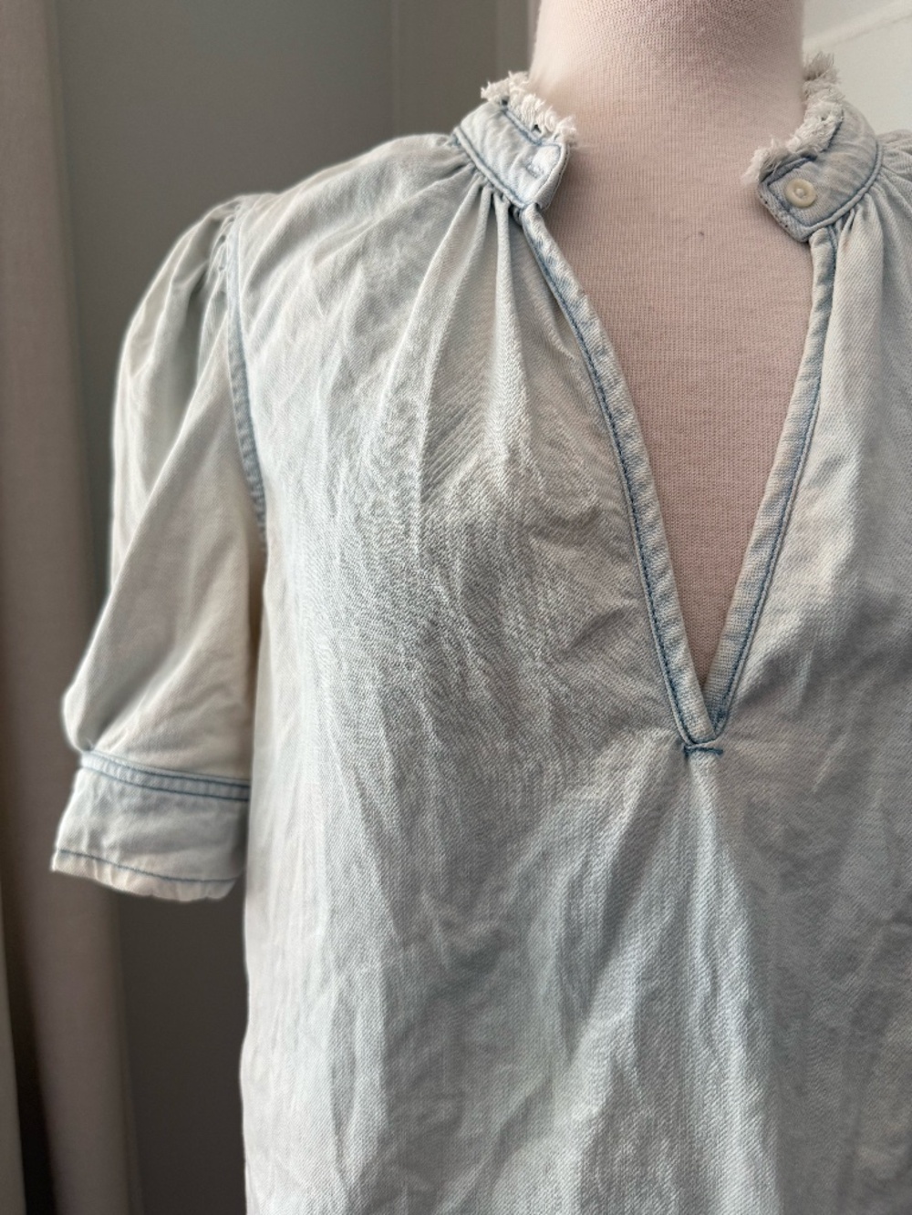 Frame Deep V Ruffle Collar Top : Medium - Picture 4 of 9